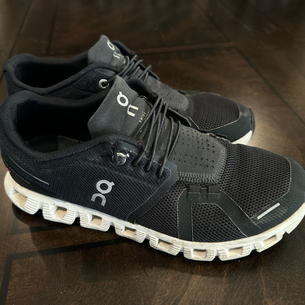 On Cloud Running Women’s Black and White Athletic Shoes